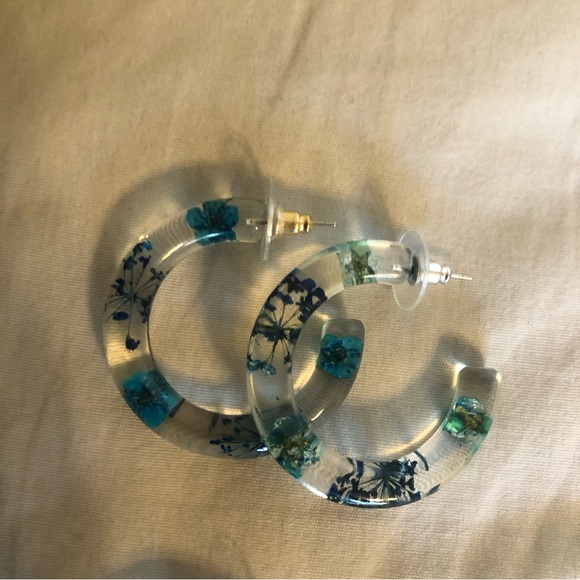 NWT LC Lauren Conrad Blue Floral Hoop Earrings size:OS New With Tags - Picture 2 of 2